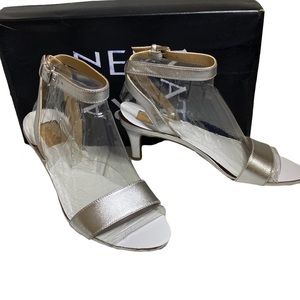 NIB Naturalizer Tinda Soft Silver Lth Size 7M